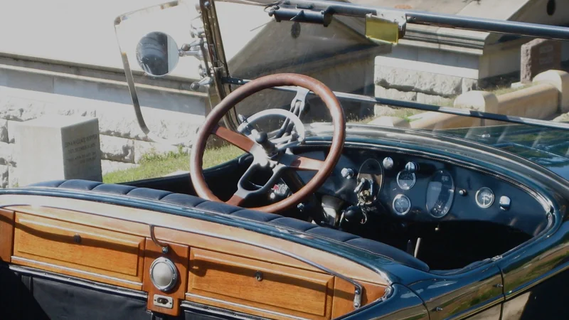 1922 Lincoln L touring 4