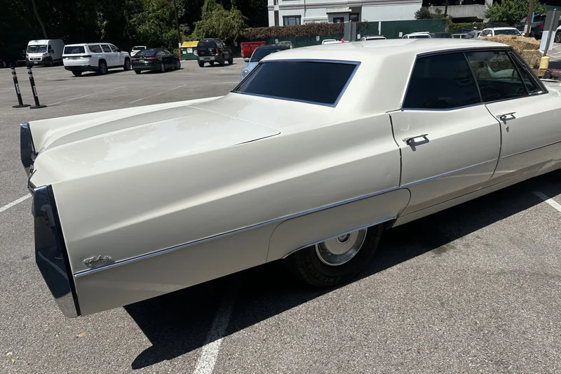 1967 Cadillac Calais Base 2