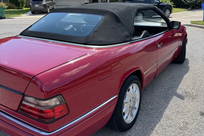1995 Mercedes-Benz E320
