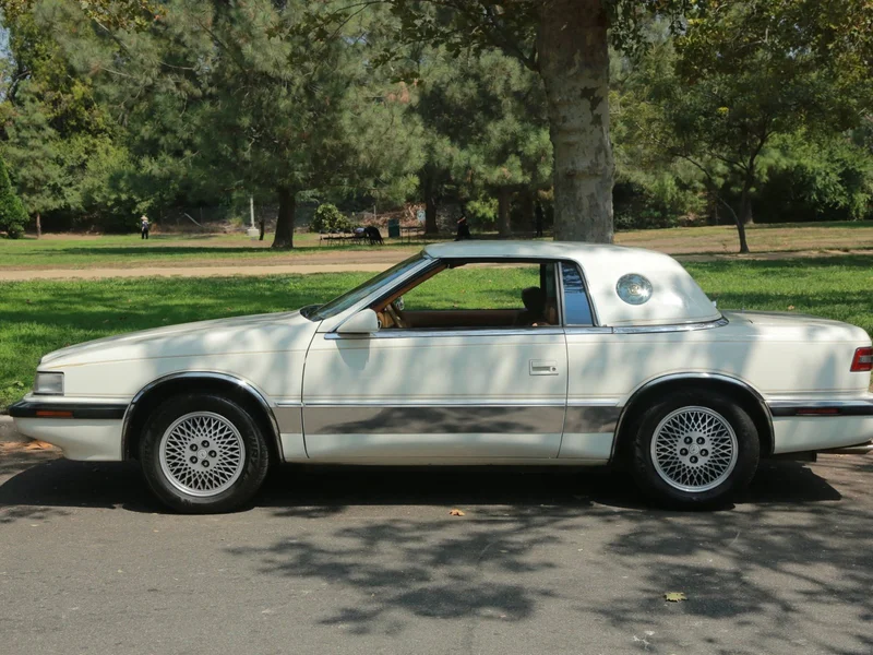 1991 Chrysler TC by Maserati Base 6
