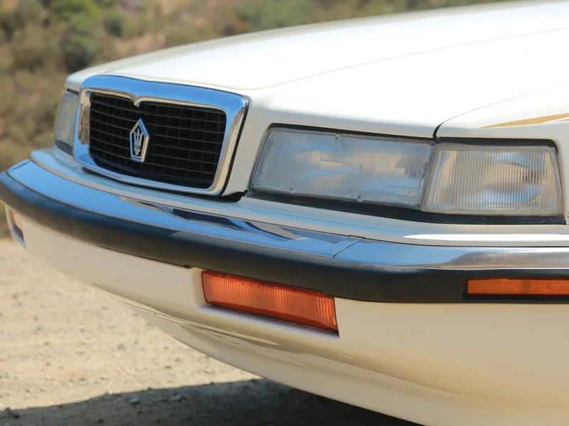 1991 Chrysler TC by Maserati Base 18