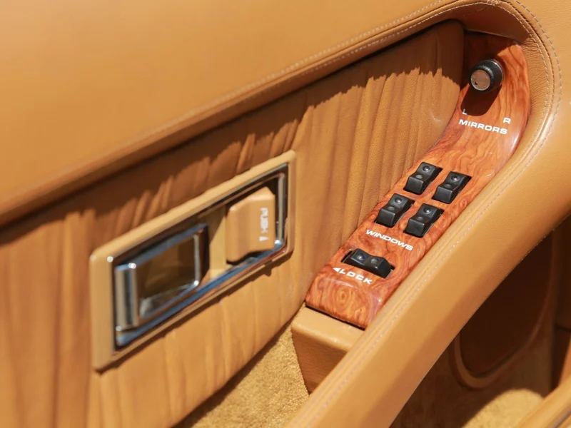 1991 Chrysler TC by Maserati Base 50