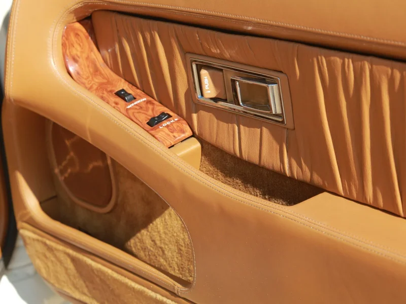 1991 Chrysler TC by Maserati Base 52