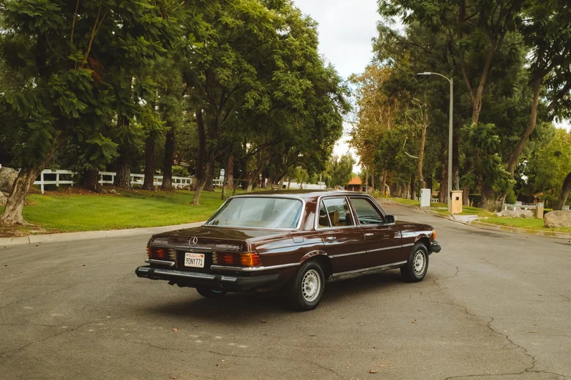 1980 Mercedes-Benz 300SD Base 2