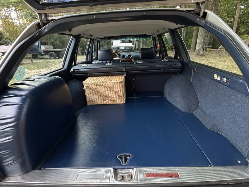 1982 Mercedes-Benz 300 TD Base 3