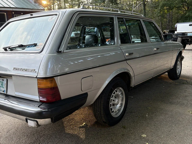 1982 Mercedes-Benz 300 TD Base 7