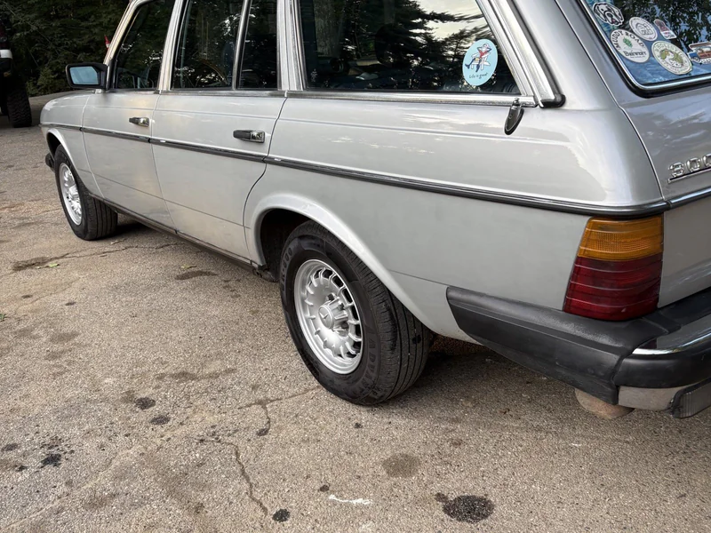 1982 Mercedes-Benz 300 TD Base 9