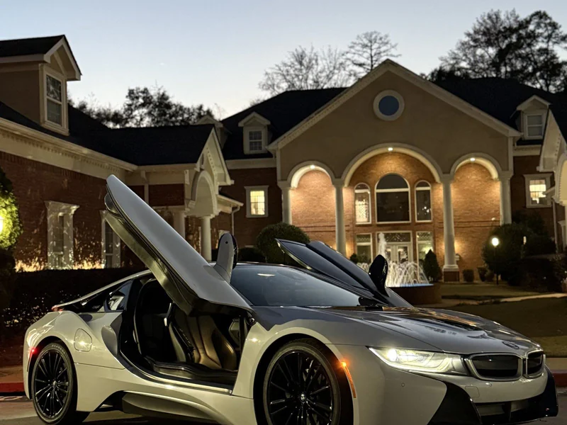 2019 BMW i8 Base (Latest Tech) 2