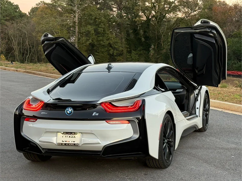 2019 BMW i8 Base (Latest Tech) 8