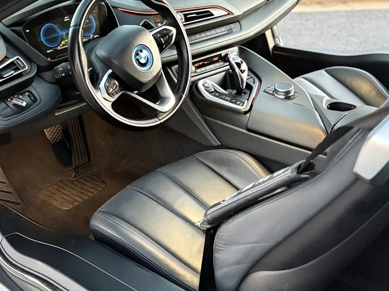 2019 BMW i8 Base (Latest Tech) 16