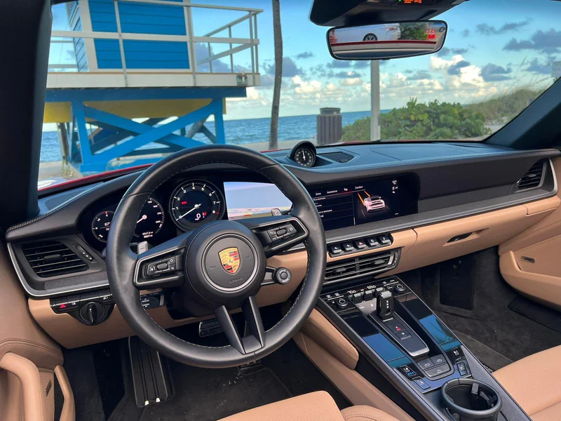 2022 Porsche 911 Carrera 10