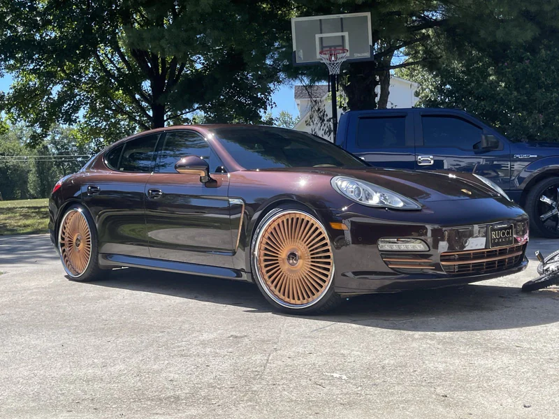 2013 Porsche Panamera 4 Platinum Edition 2