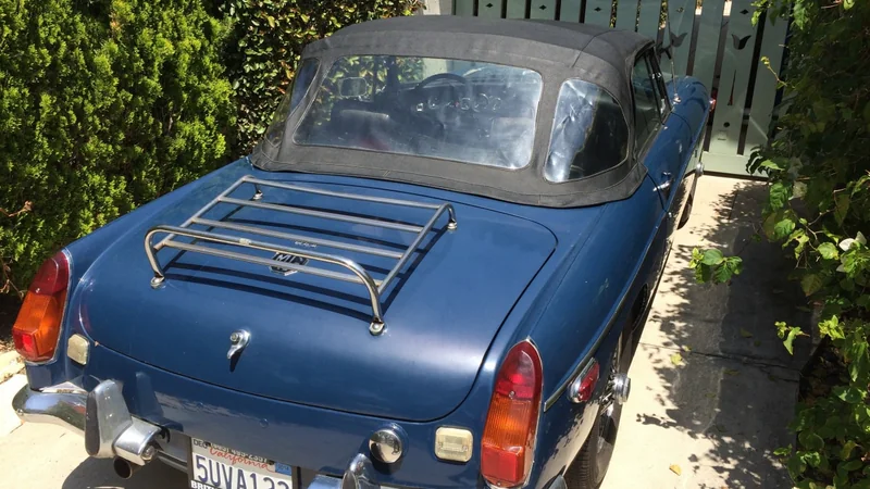 1970 MG B Roadster 2
