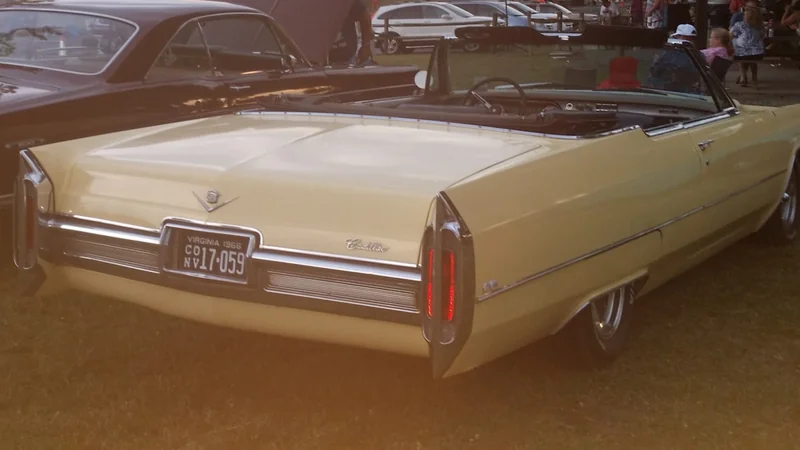 1966 Cadillac DeVille 2