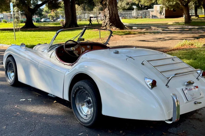 1952 Jaguar XK 120 Base 4