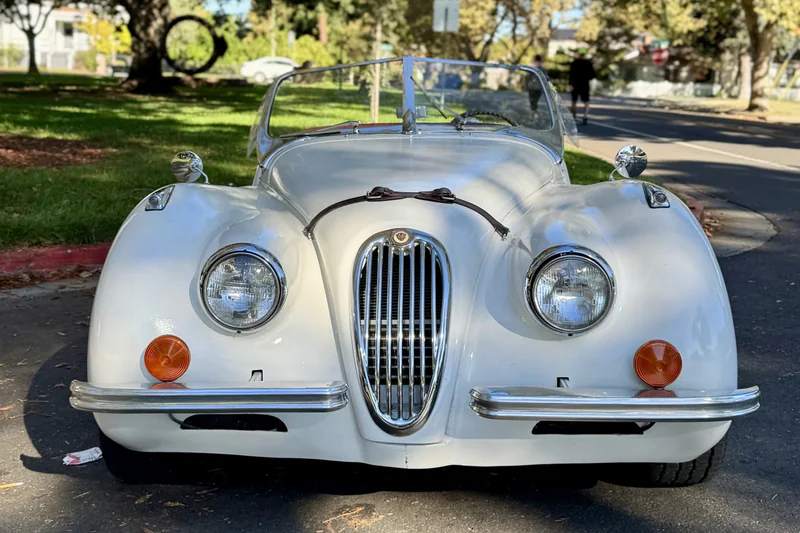1952 Jaguar XK 120 Base 6
