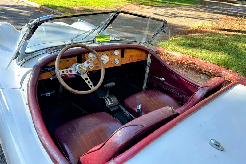 1952 Jaguar XK 120 Base 8