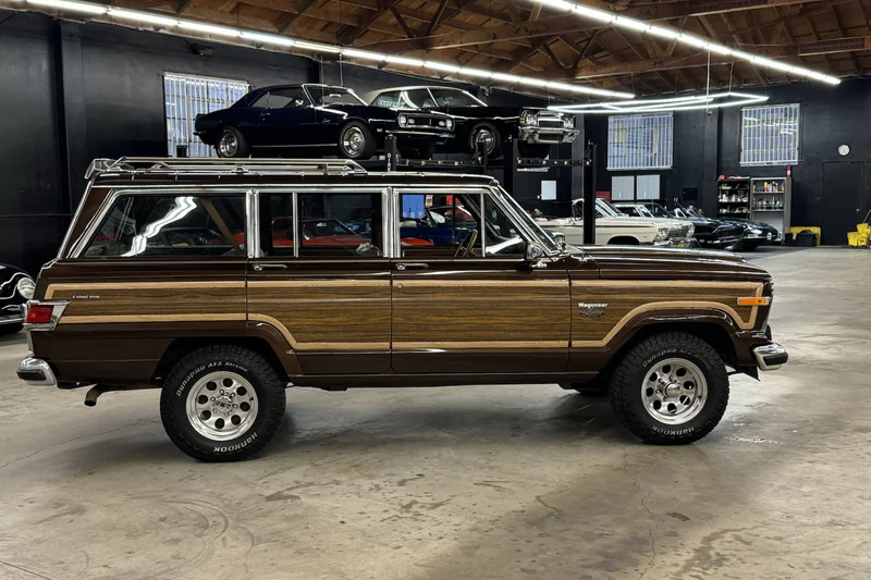 1983 Jeep Wagoneer Limited 2