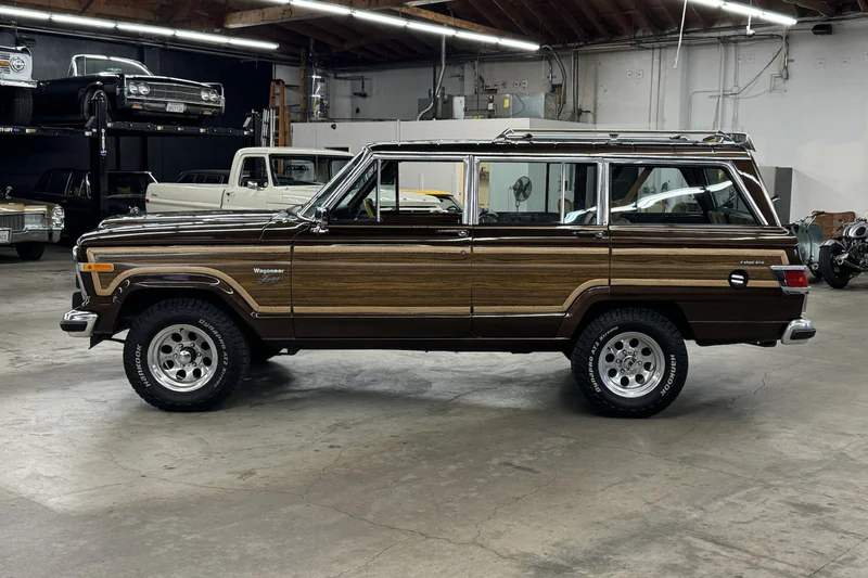 1983 Jeep Wagoneer Limited 3