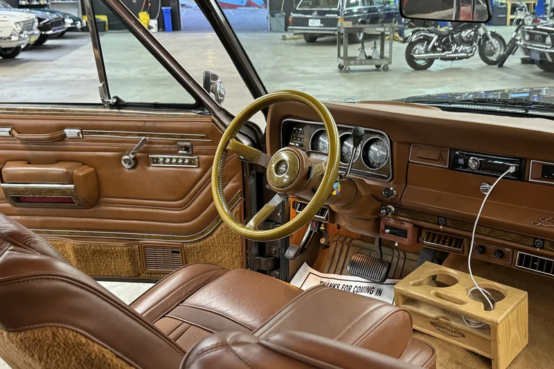 1983 Jeep Wagoneer Limited 6
