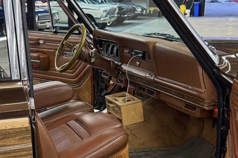 1983 Jeep Wagoneer Limited 5