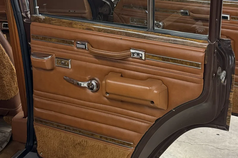 1983 Jeep Wagoneer Limited 7