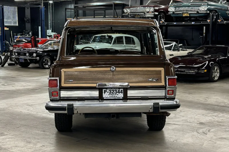 1983 Jeep Wagoneer Limited 8