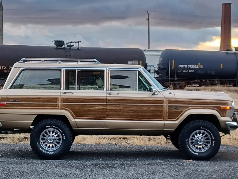 1990 Jeep Grand Wagoneer
