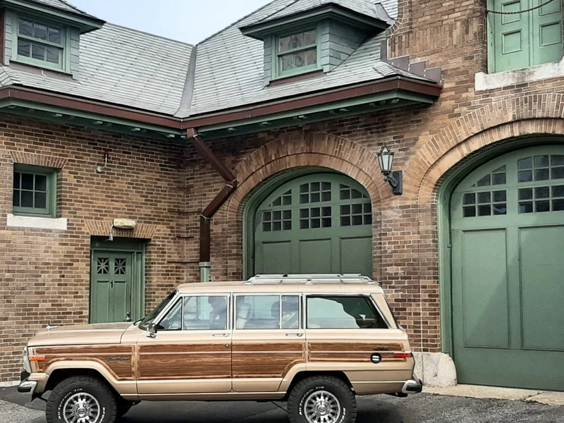 1990 Jeep Grand Wagoneer