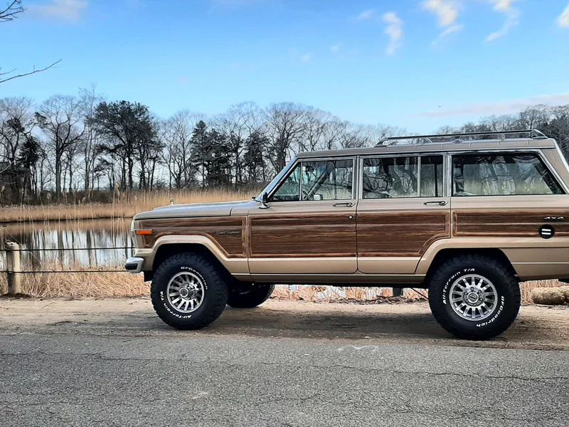 1990 Jeep Grand Wagoneer