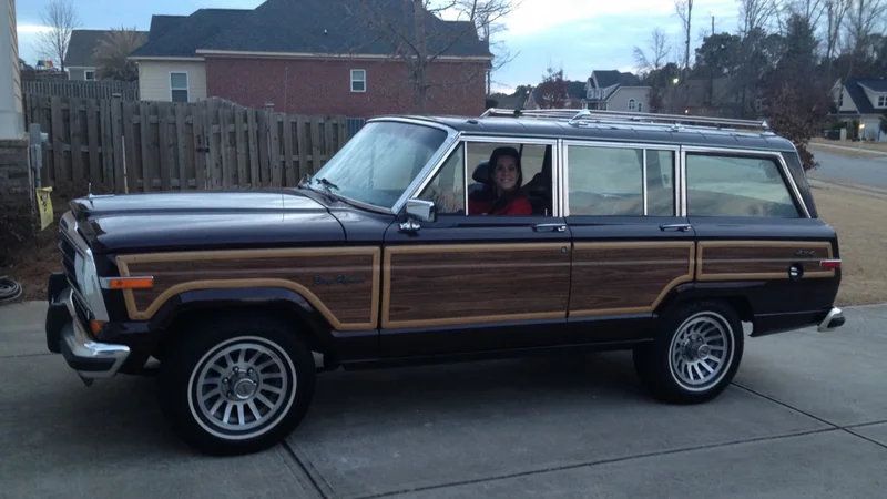 1989 Jeep Grand Wagoneer 2