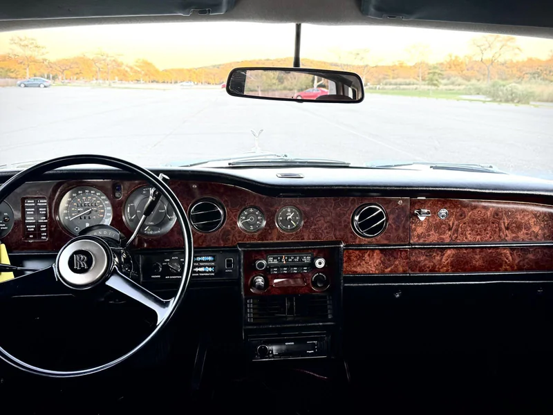 1977 Rolls-Royce Silver Shadow II Base 7