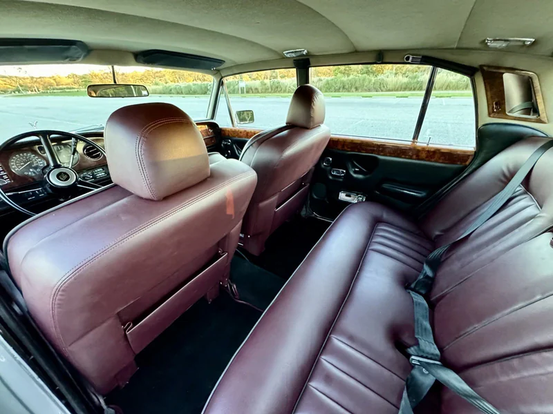1977 Rolls-Royce Silver Shadow II Base 11