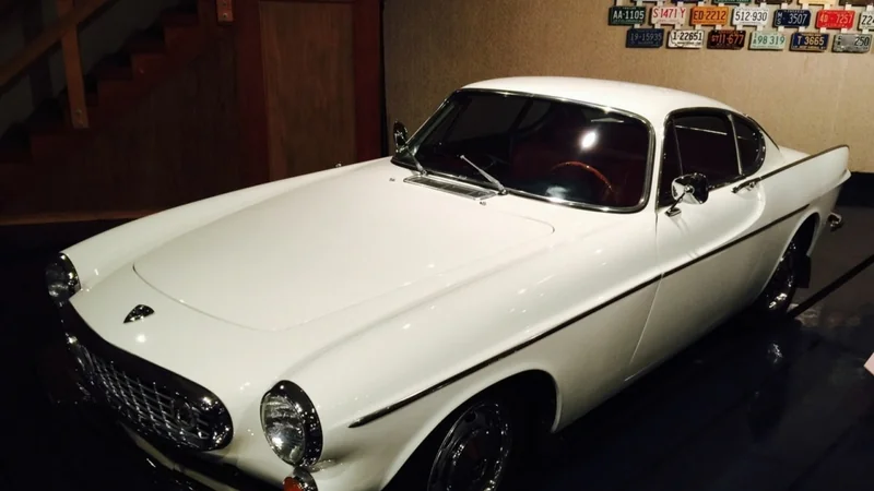 1966 Volvo P1800S 2