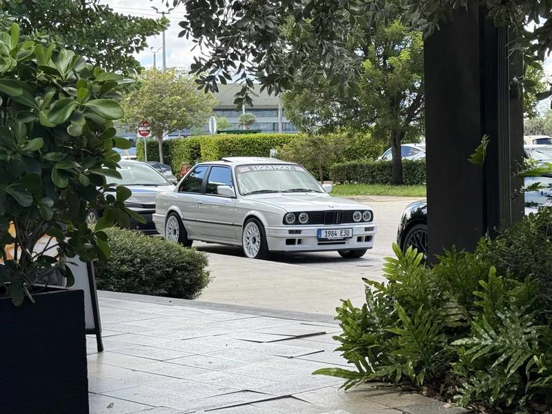 1984 BMW 325e Base 2