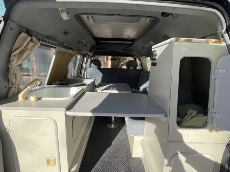 1994 Mitsubishi Delica