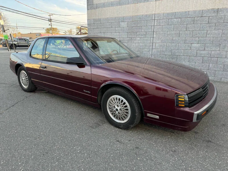 1989 Oldsmobile Toronado in Hempstead 2