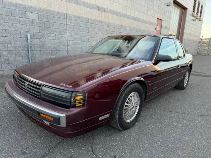 1989 Oldsmobile Toronado in Hempstead 7