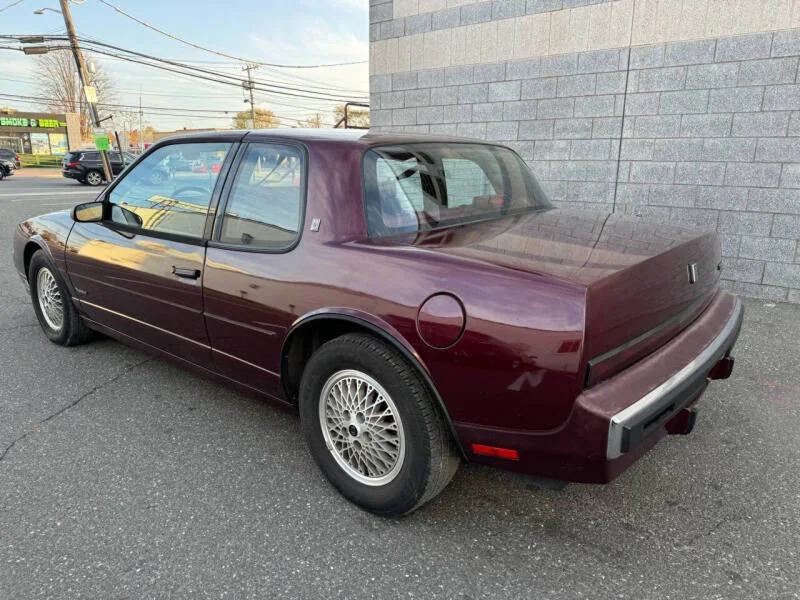 1989 Oldsmobile Toronado in Hempstead 8