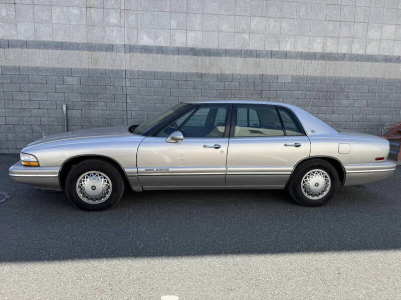 1996 Buick Park Avenue Base 6