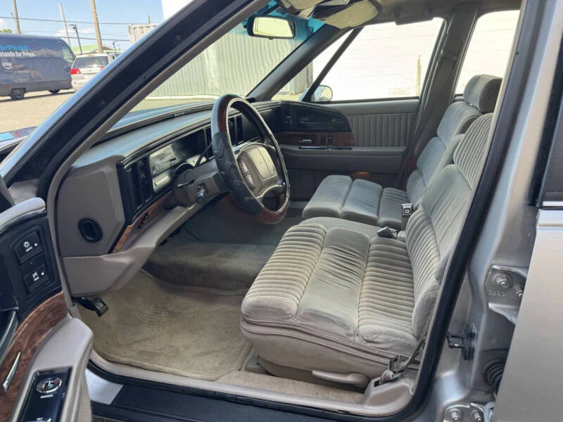 1996 Buick Park Avenue Base 7