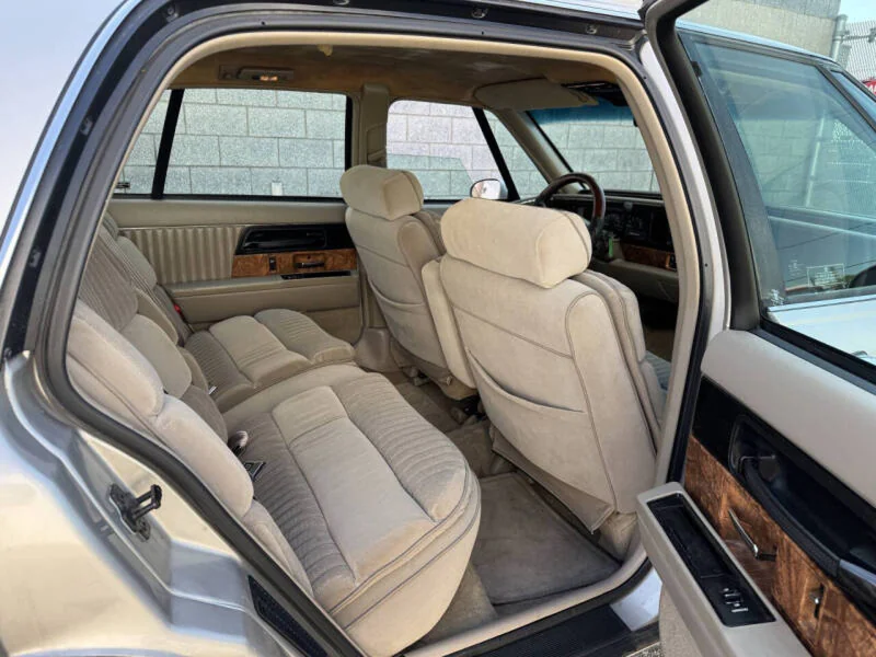 1996 Buick Park Avenue Base 9