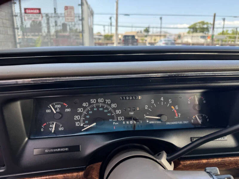1996 Buick Park Avenue Base 11