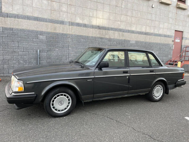 1993 Volvo 240 Base 3