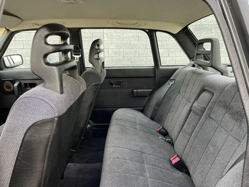 1993 Volvo 240 Base 9