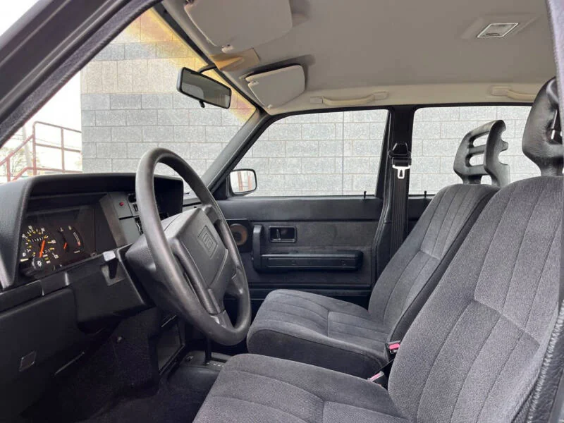 1993 Volvo 240 Base 10