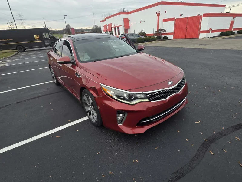 2018 Kia Optima SX 11