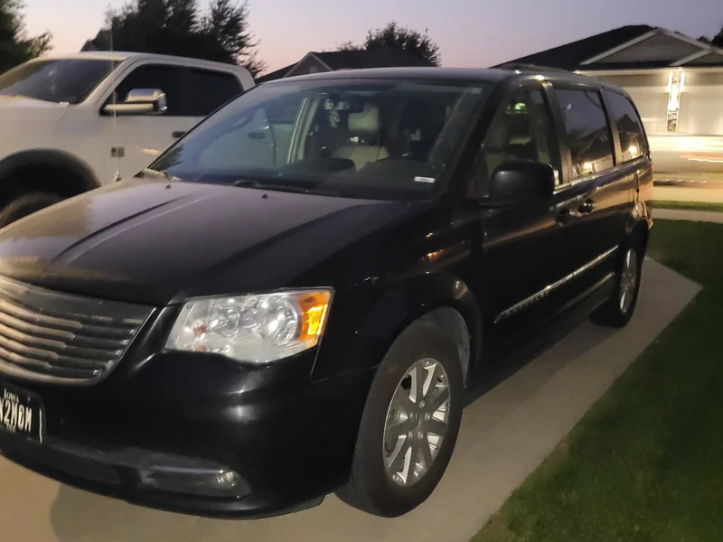 2016 Chrysler Town and Country Touring 2