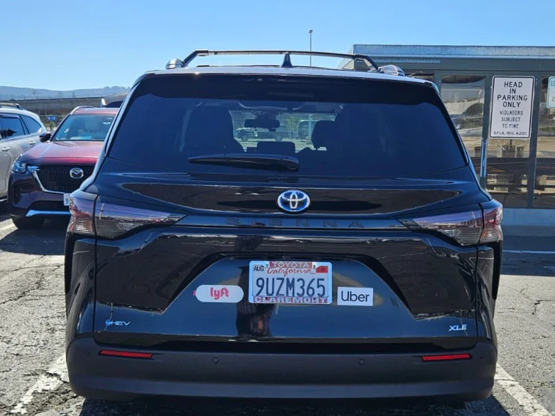2025 Toyota Sienna 2