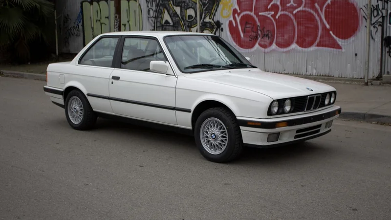 1991 BMW 325i Automatic 5